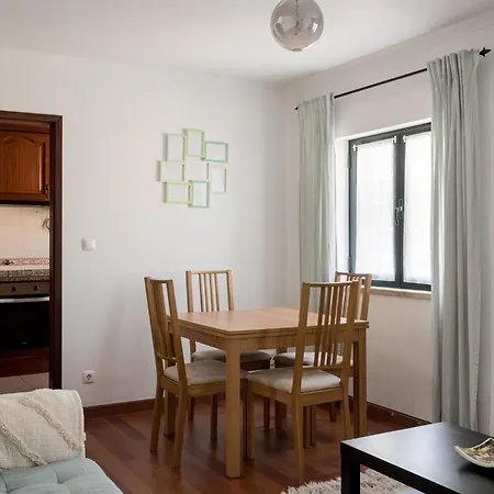 Olivais 2br شقة *